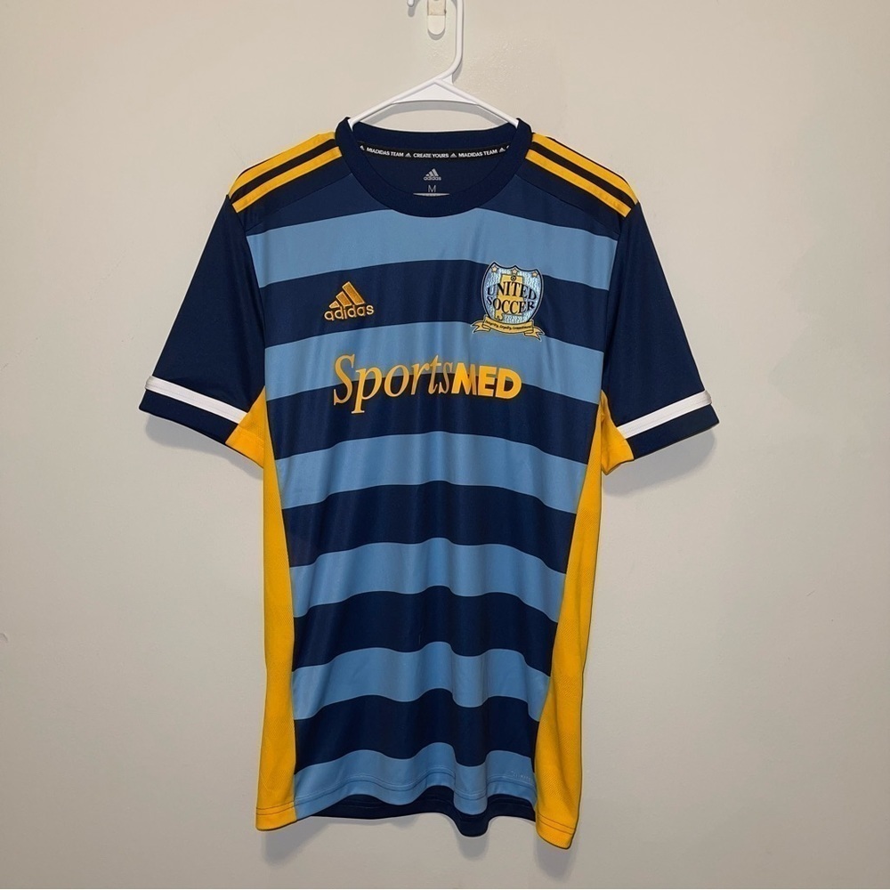 Adidas  Soccer Man T-Shirt Size M